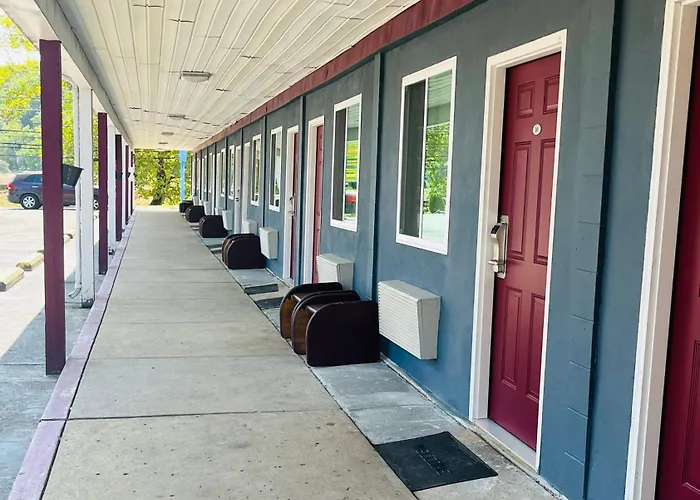 Highlander Motel