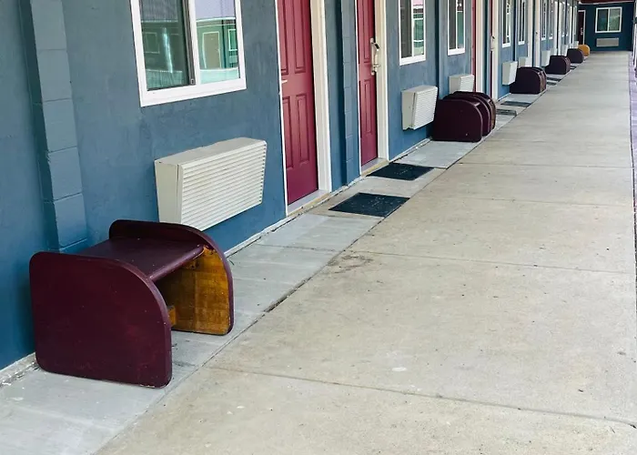 Highlander Motel